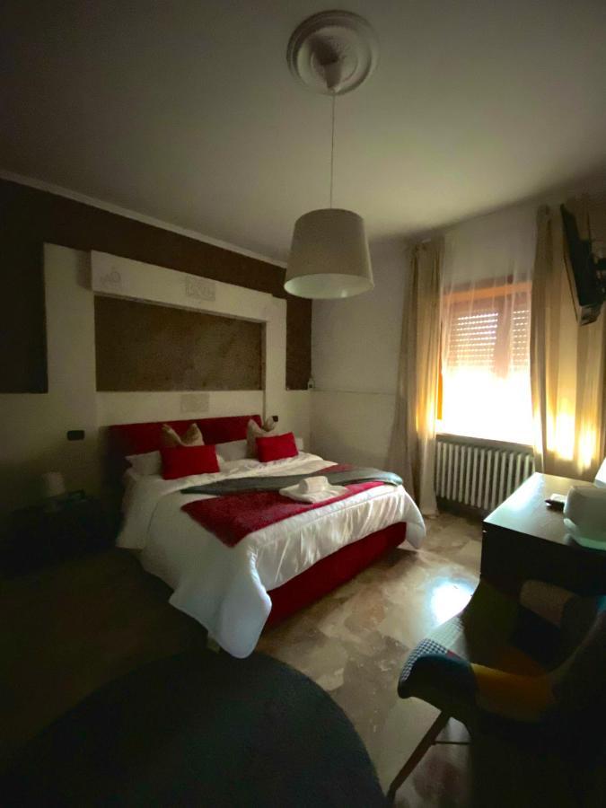 B&B Mo•Si Massa d'Albe Exterior foto
